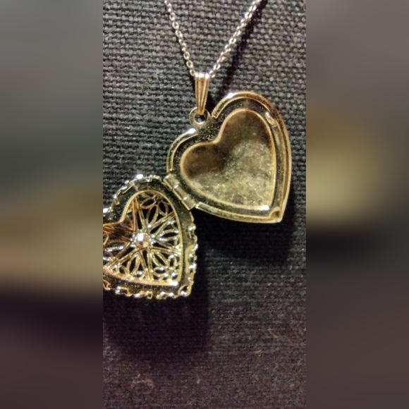 14k over sterling seed pearl locket necklace - Picture 4 of 16